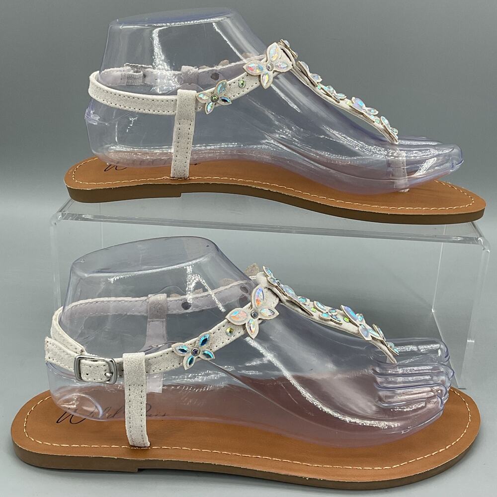 NEW Wild Pair Women’s Krisleyy Thong Sandals White Size 8.5M